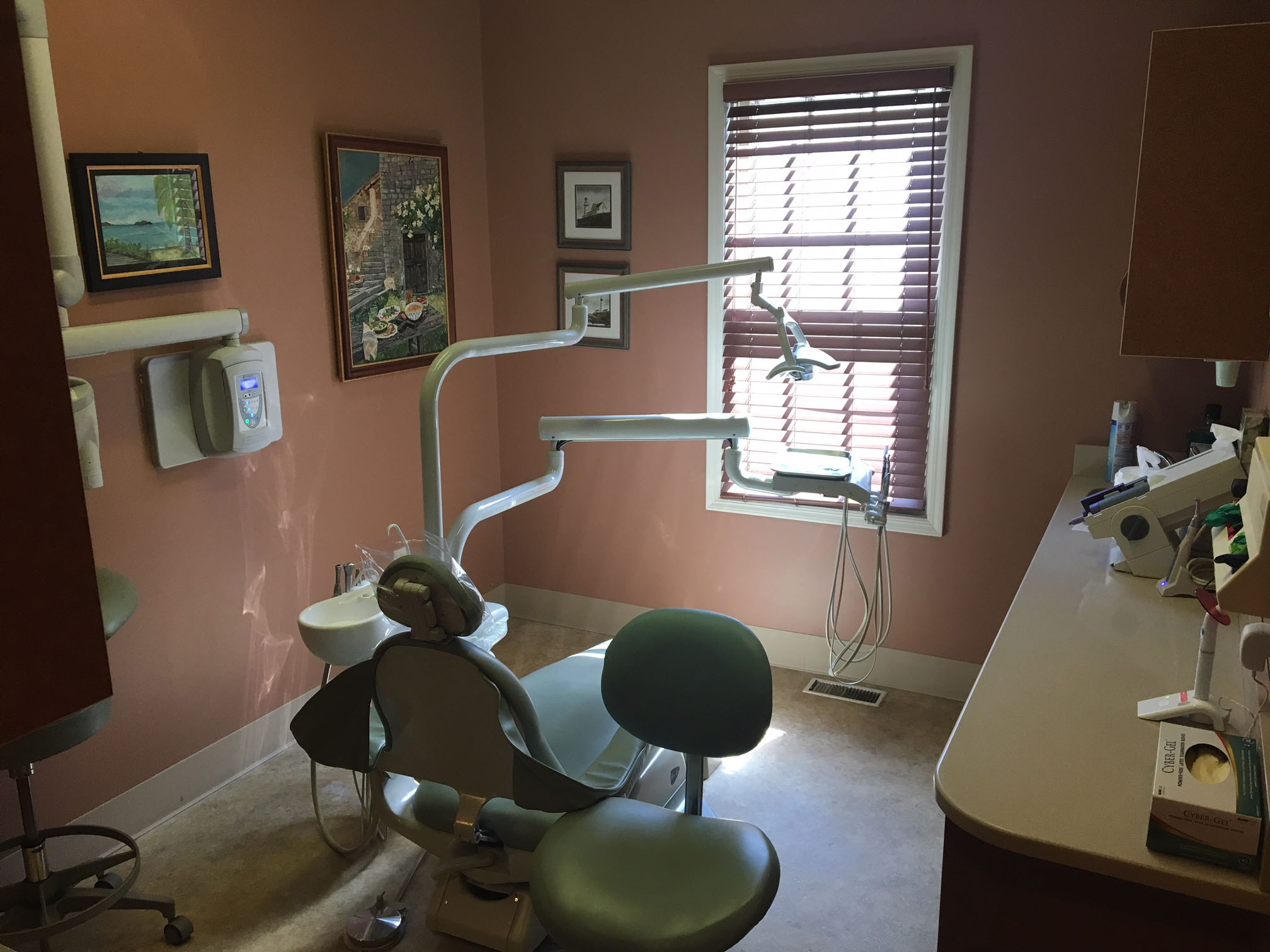 Cosmetic Dentist in Brentwood